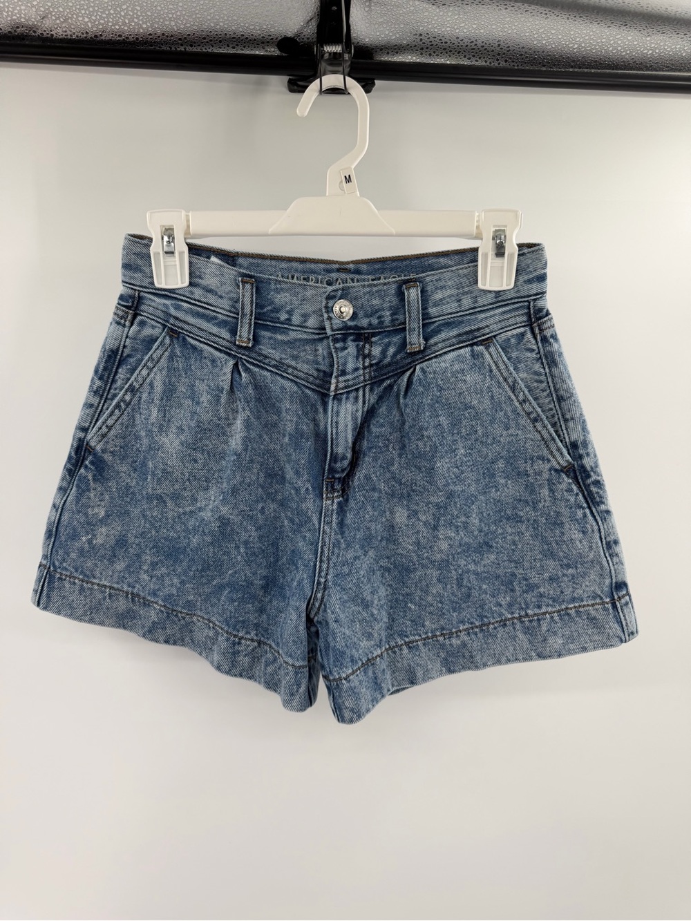 American Eagle Mom Shorts High Rise Blue Acid Wash Size 0